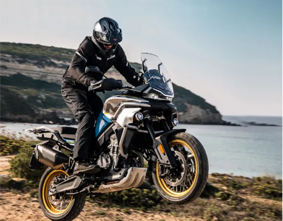 Kur yra atsarginis kuro bakas motociklams?